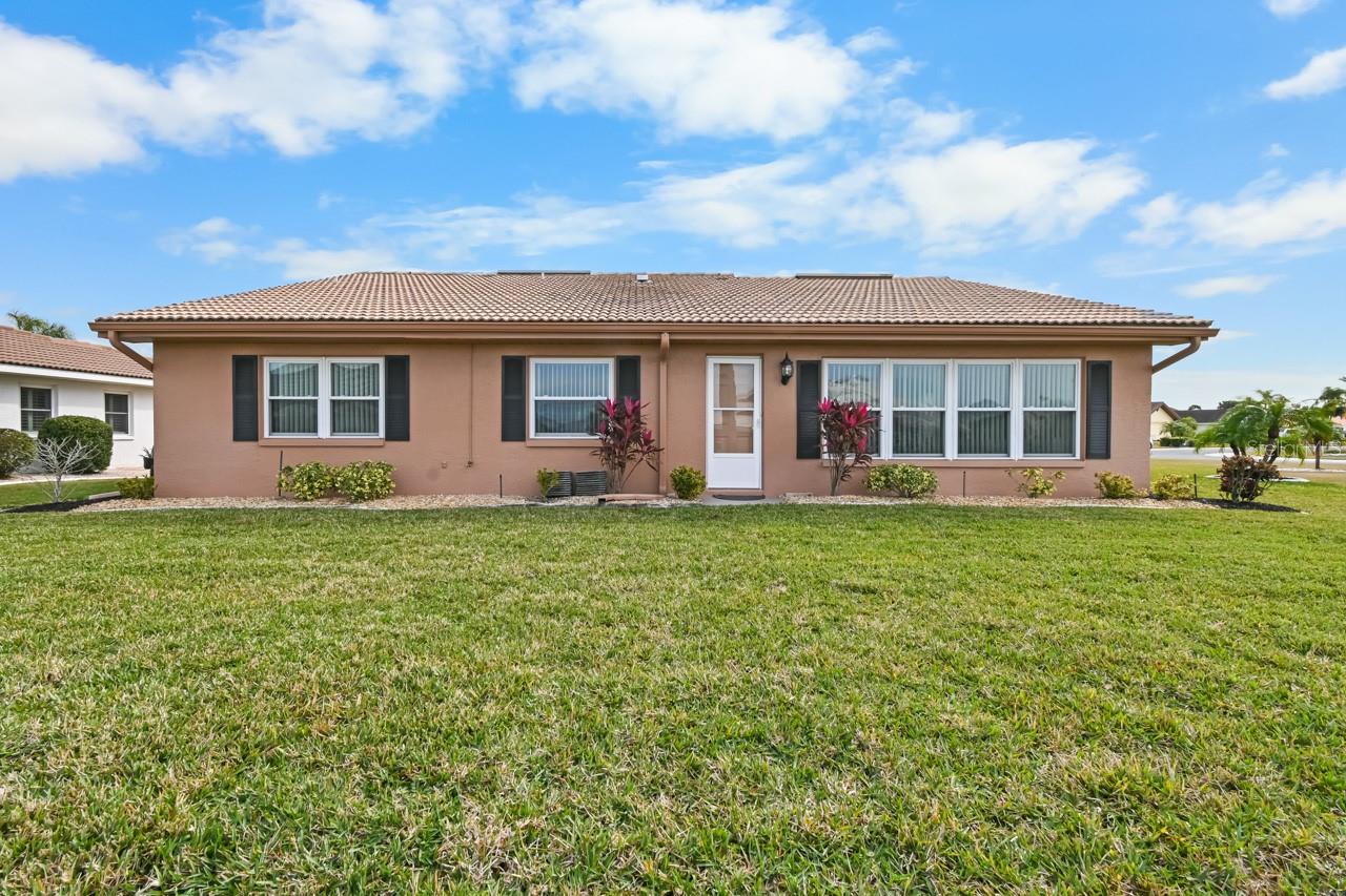 Listing photo id 40 for 1809 Wolf Laurel Drive