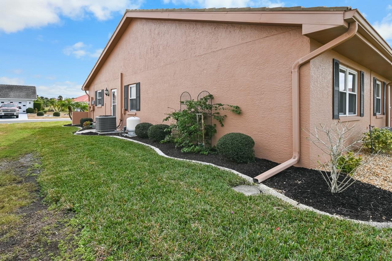Listing photo id 42 for 1809 Wolf Laurel Drive