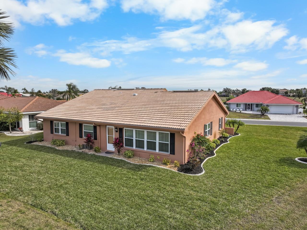 Listing photo id 47 for 1809 Wolf Laurel Drive