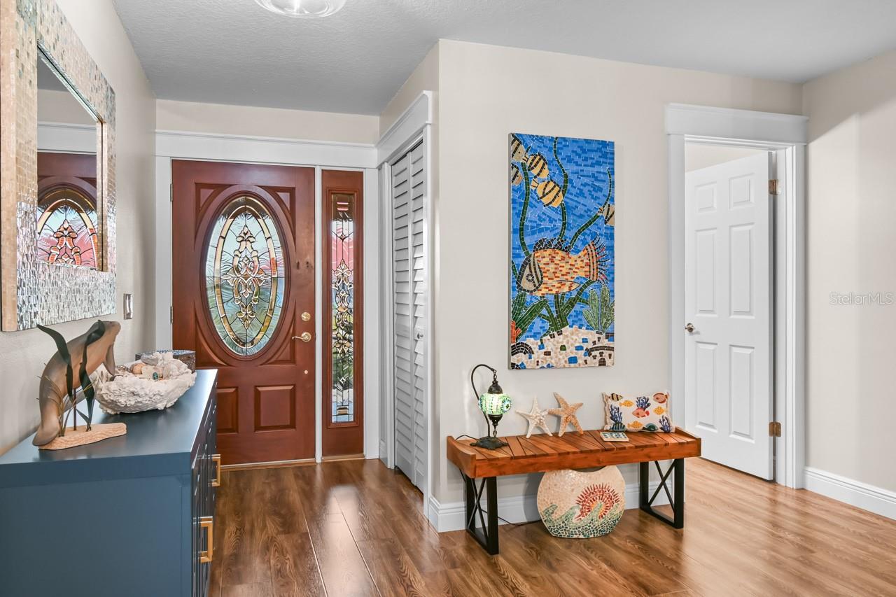 Listing photo id 3 for 1809 Wolf Laurel Drive