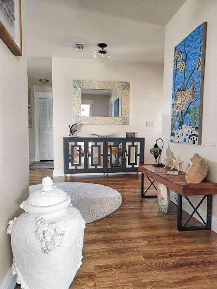 Listing photo id 4 for 1809 Wolf Laurel Drive