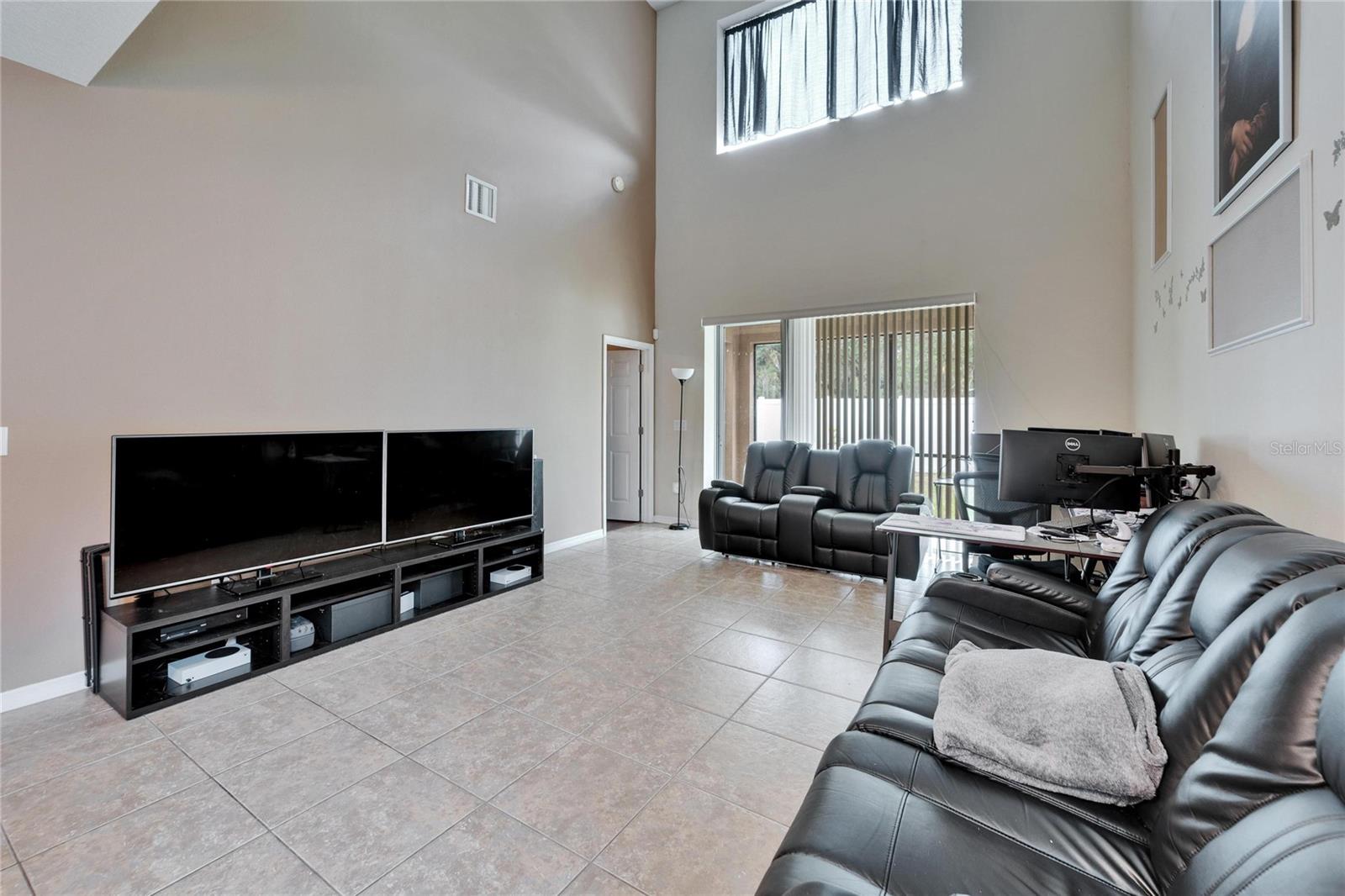 Listing photo id 8 for 12610 Geneva Glade Drive