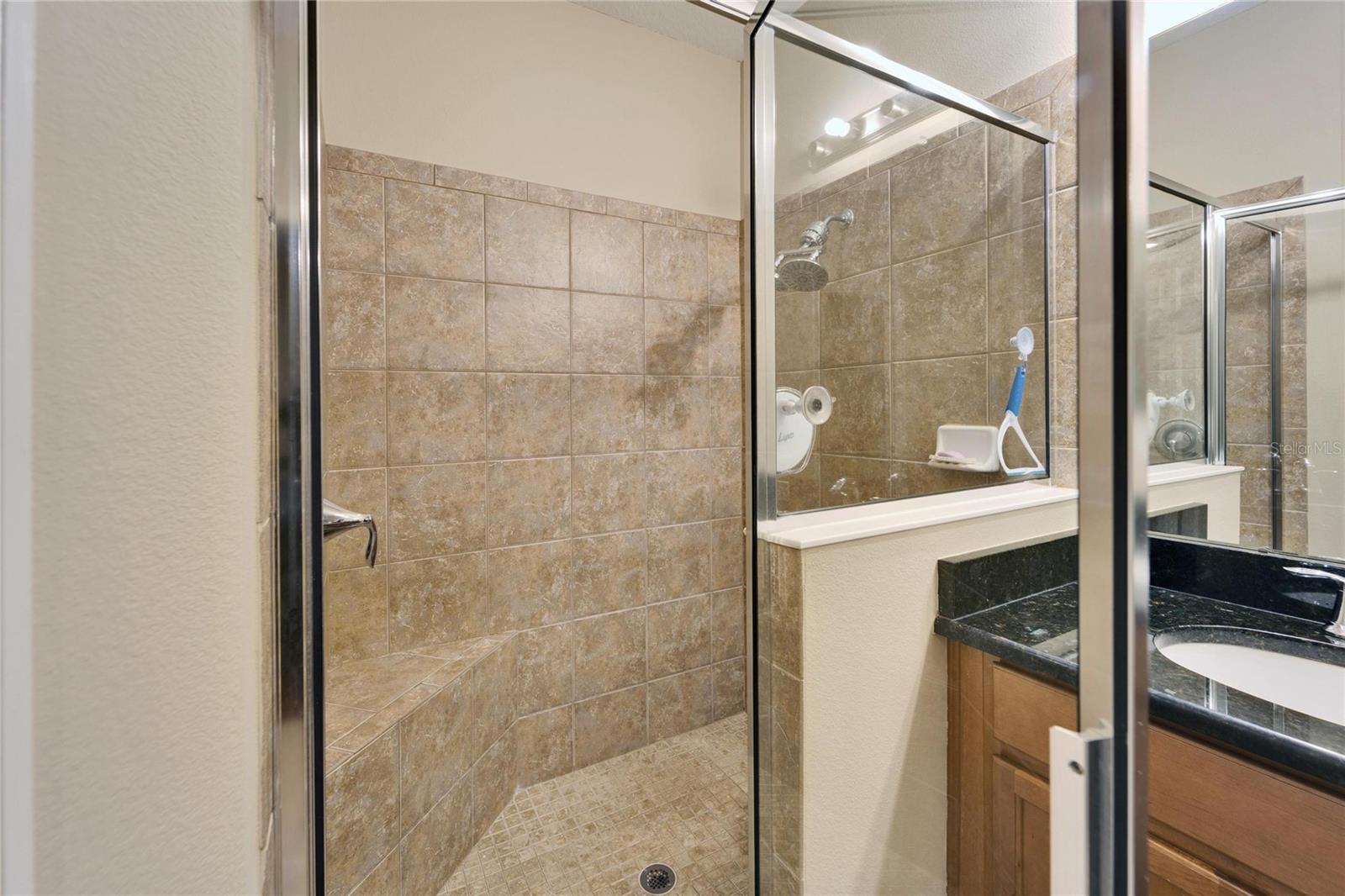 Listing photo id 16 for 12610 Geneva Glade Drive
