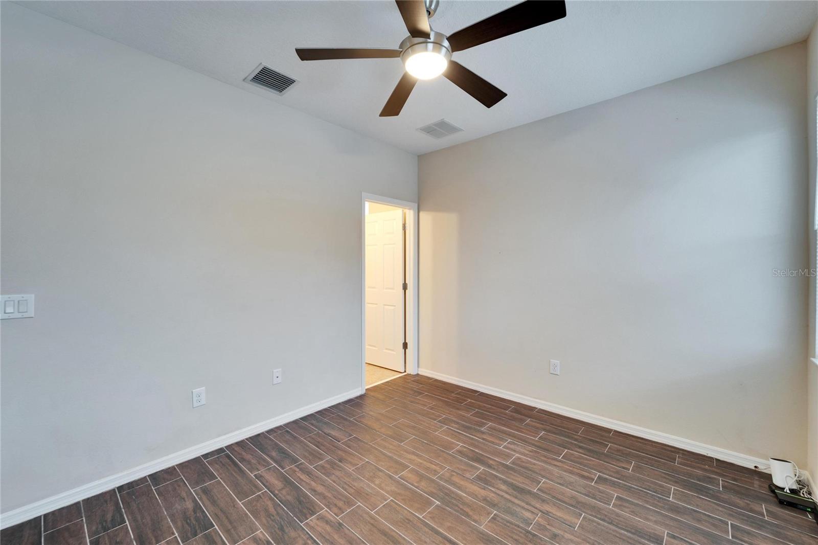 Listing photo id 19 for 12610 Geneva Glade Drive