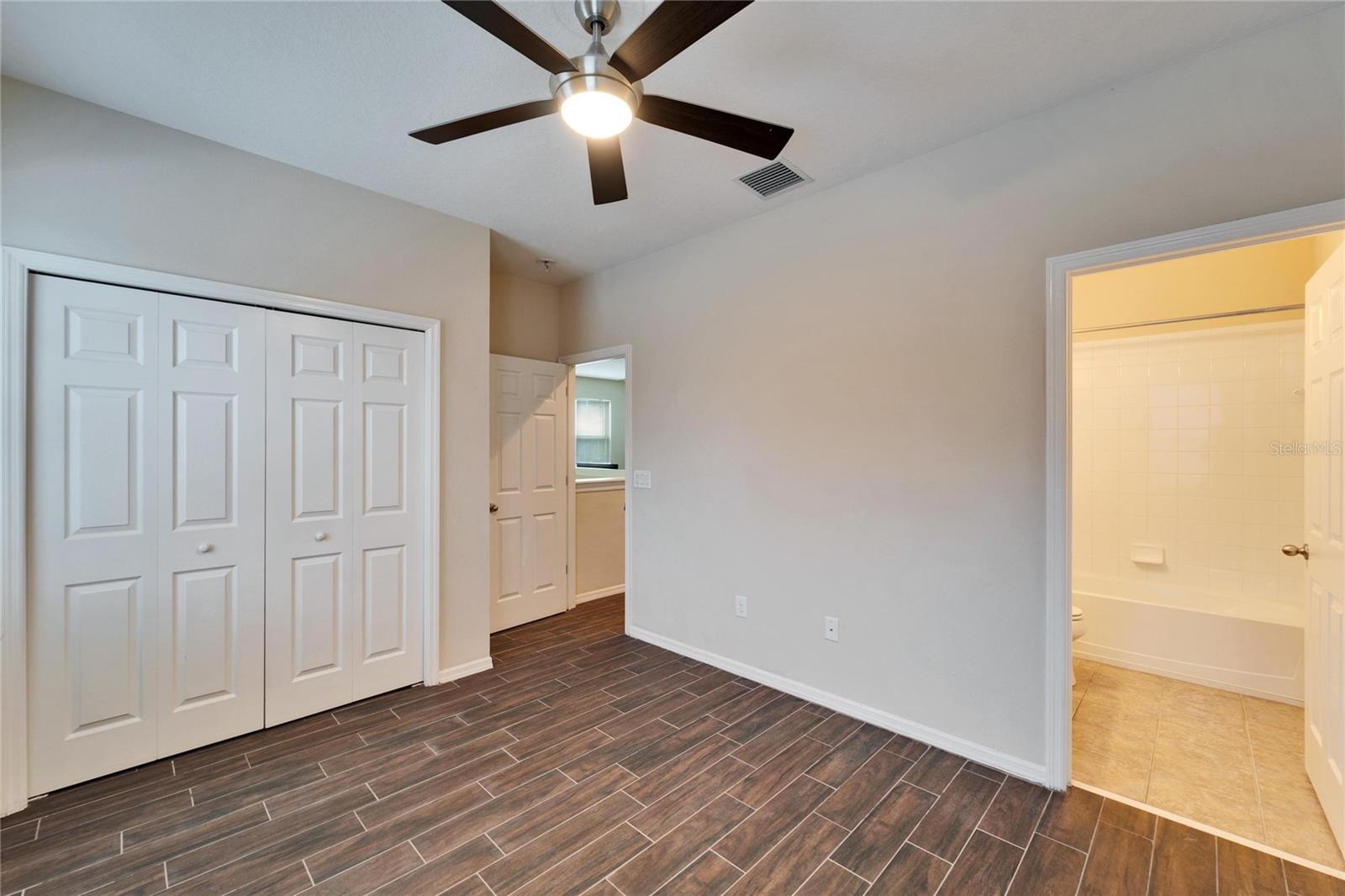 Listing photo id 20 for 12610 Geneva Glade Drive