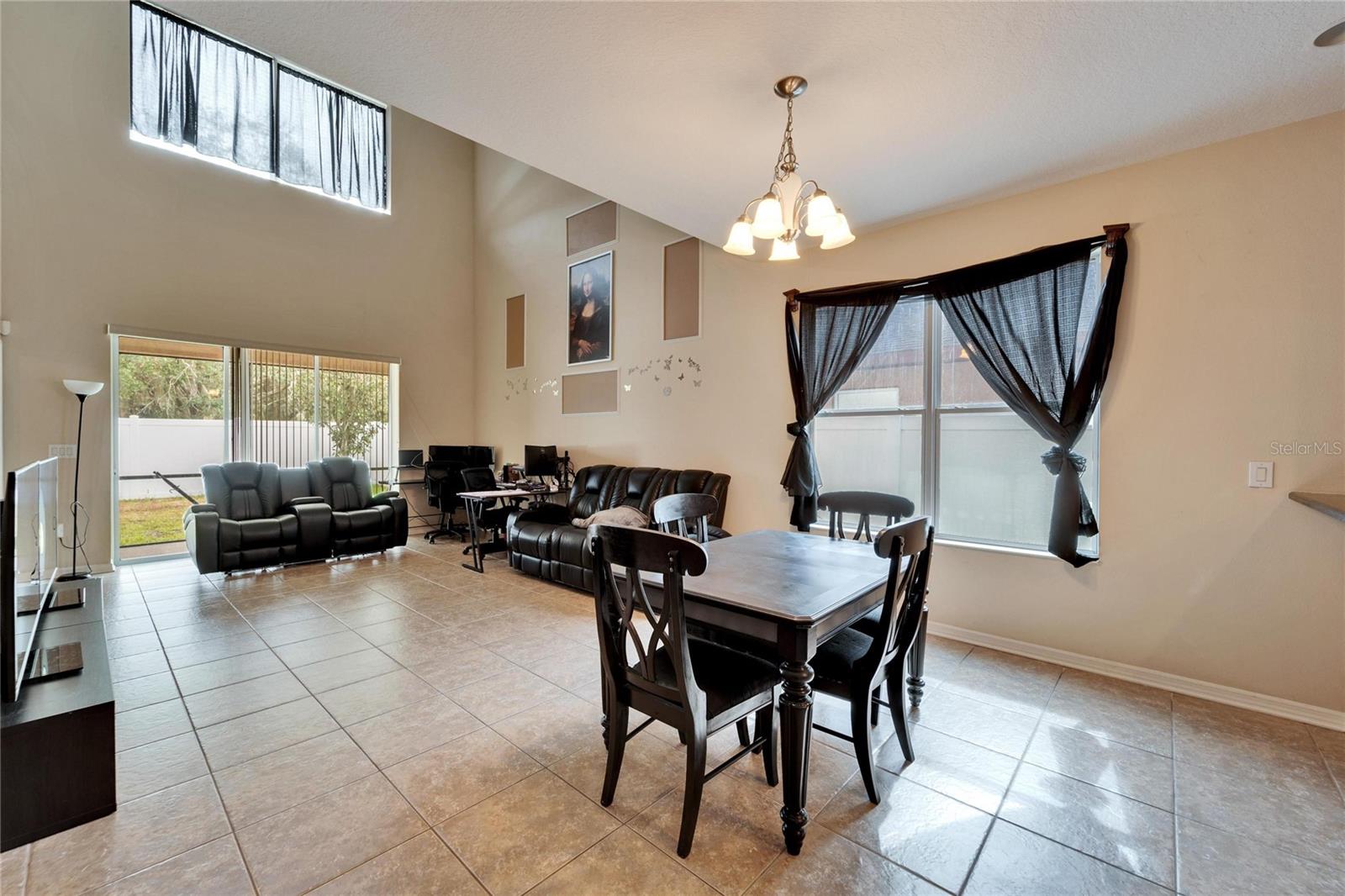 Listing photo id 7 for 12610 Geneva Glade Drive
