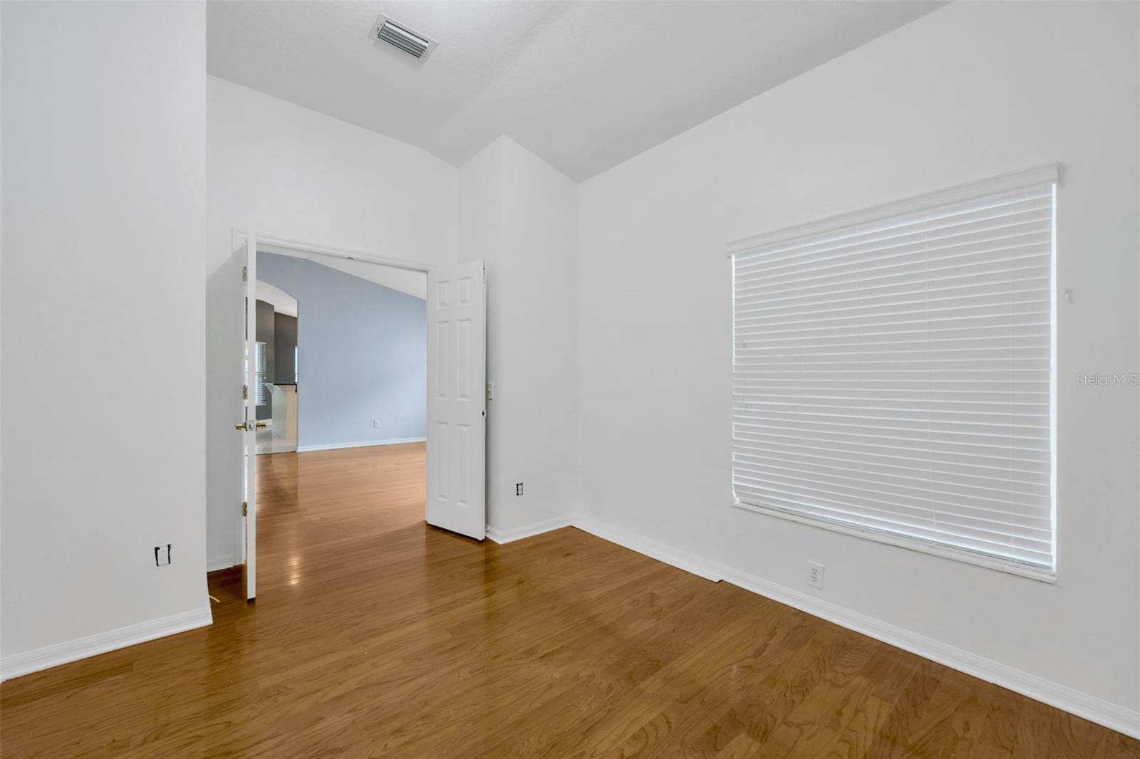 Image 8 of 32 For 7533 Terrace River Drive