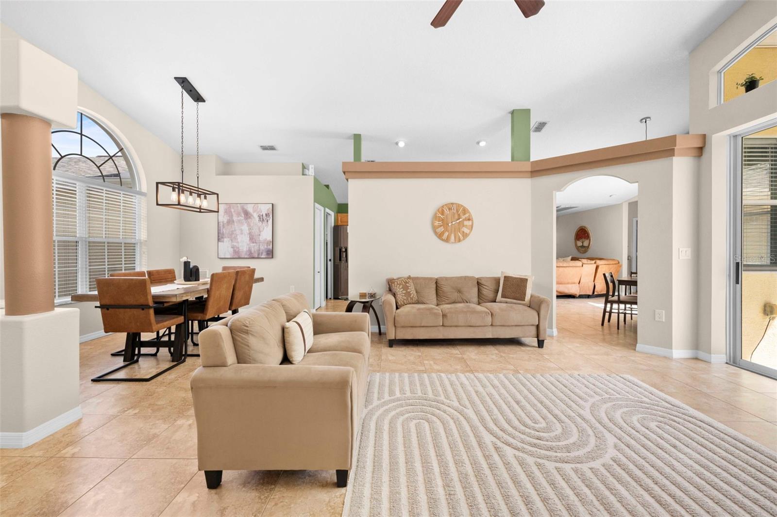 Image 13 of 58 For 12114 Elston Street