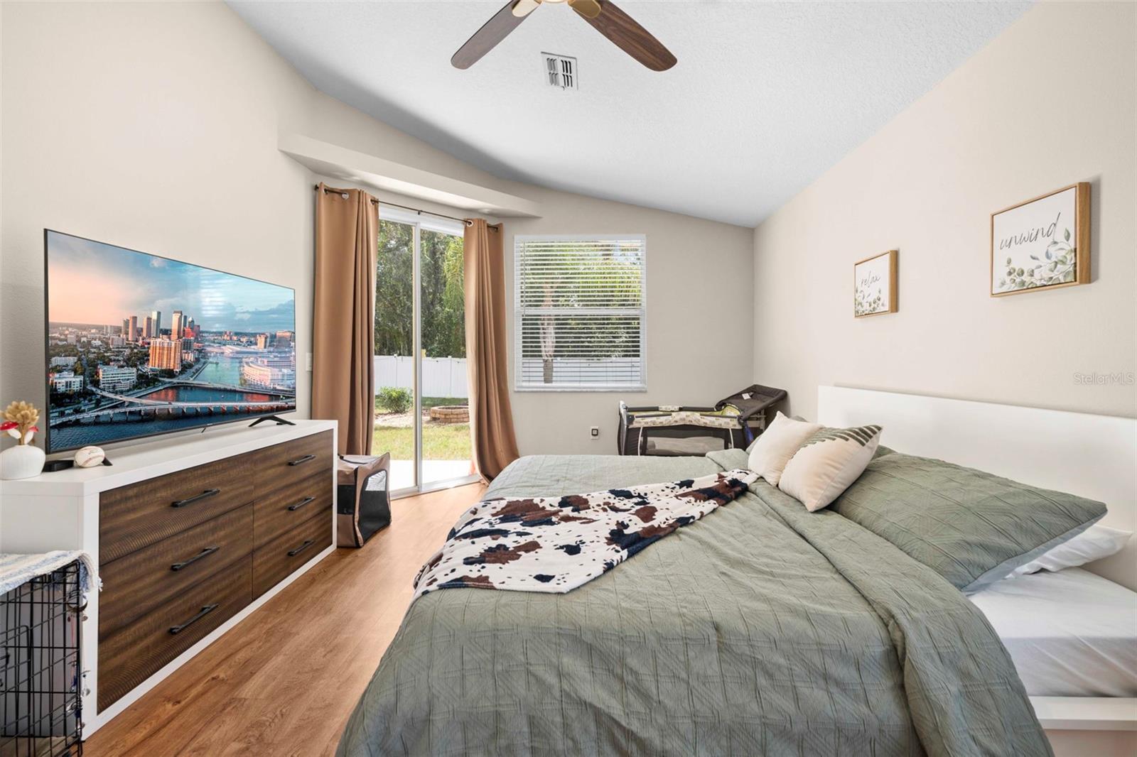 Image 16 of 58 For 12114 Elston Street