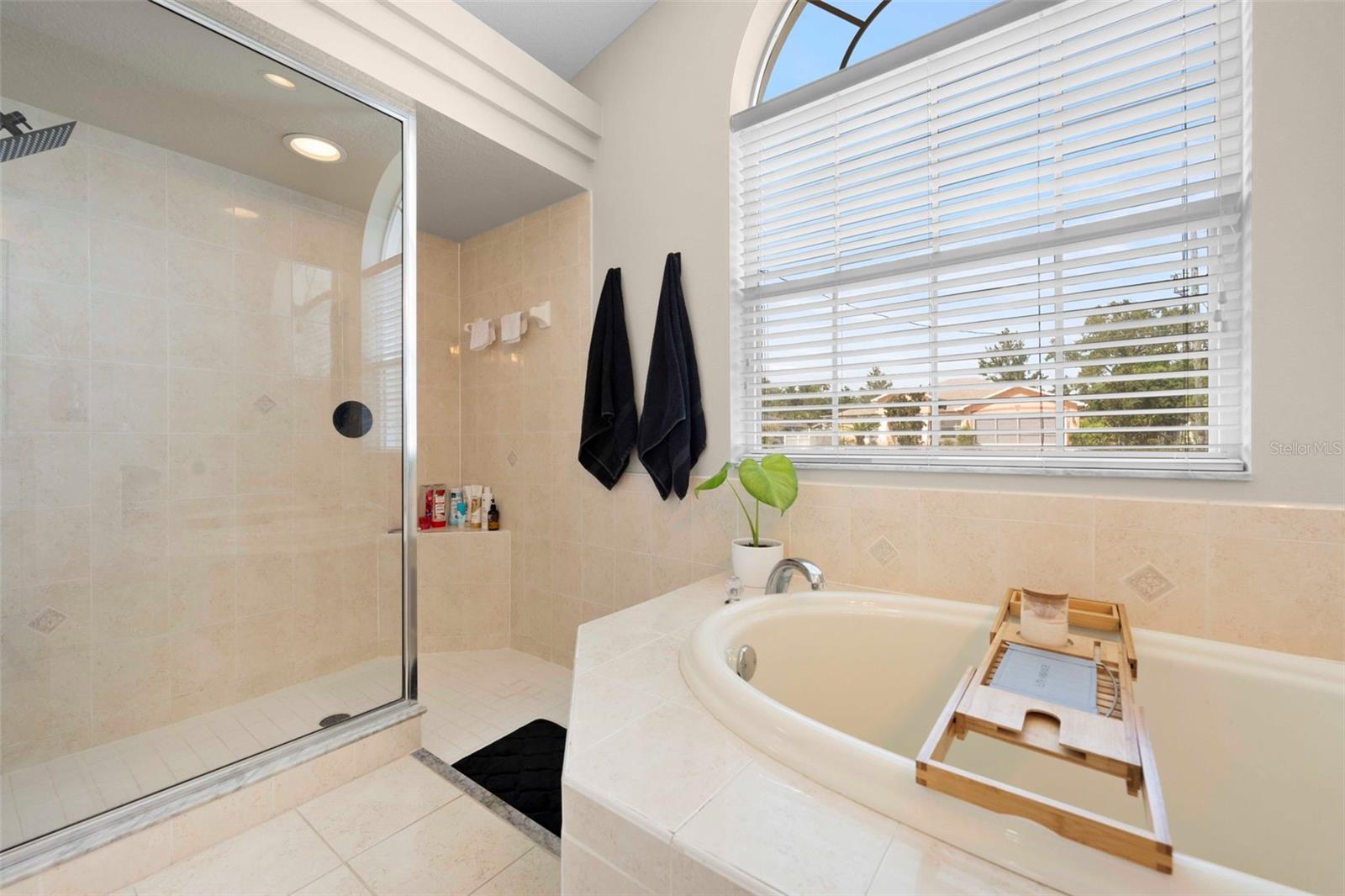 Image 21 of 58 For 12114 Elston Street