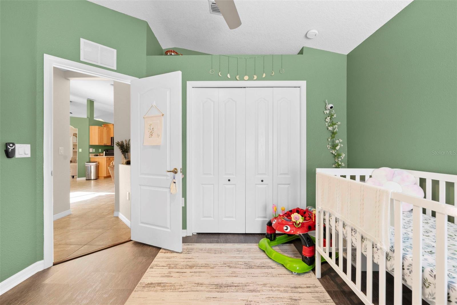 Image 27 of 58 For 12114 Elston Street