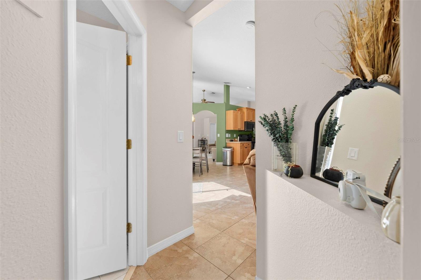 Image 29 of 58 For 12114 Elston Street