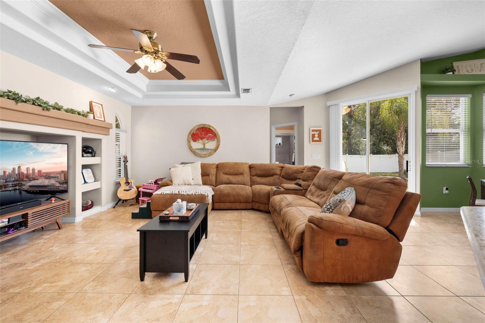 Image 38 of 58 For 12114 Elston Street