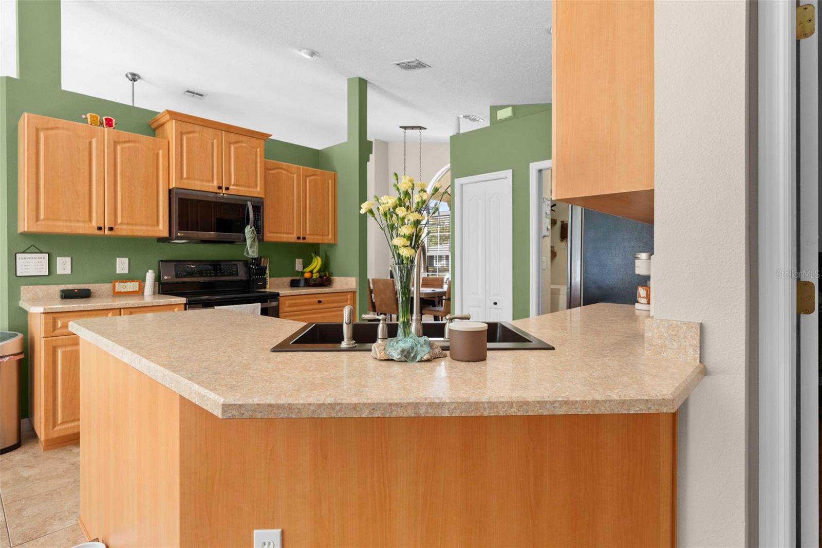 Image 45 of 58 For 12114 Elston Street