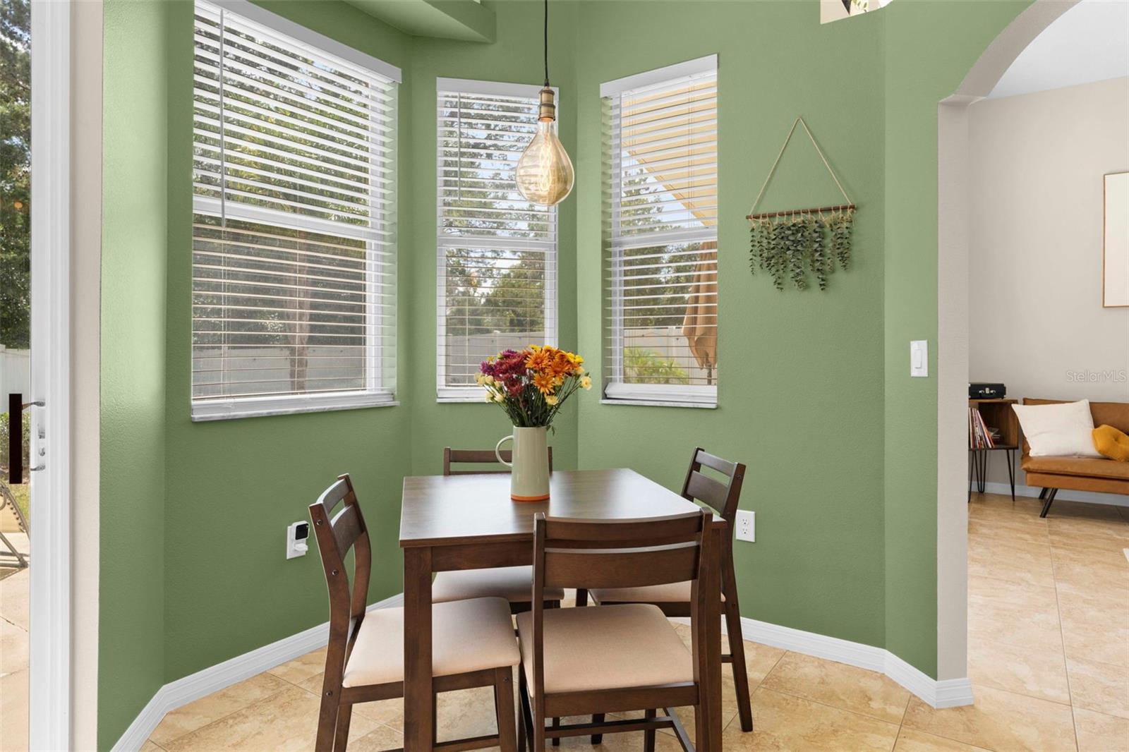 Image 46 of 58 For 12114 Elston Street