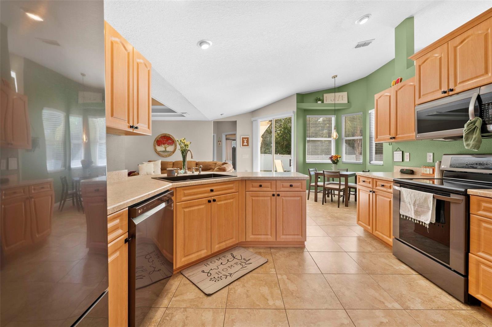 Image 49 of 58 For 12114 Elston Street