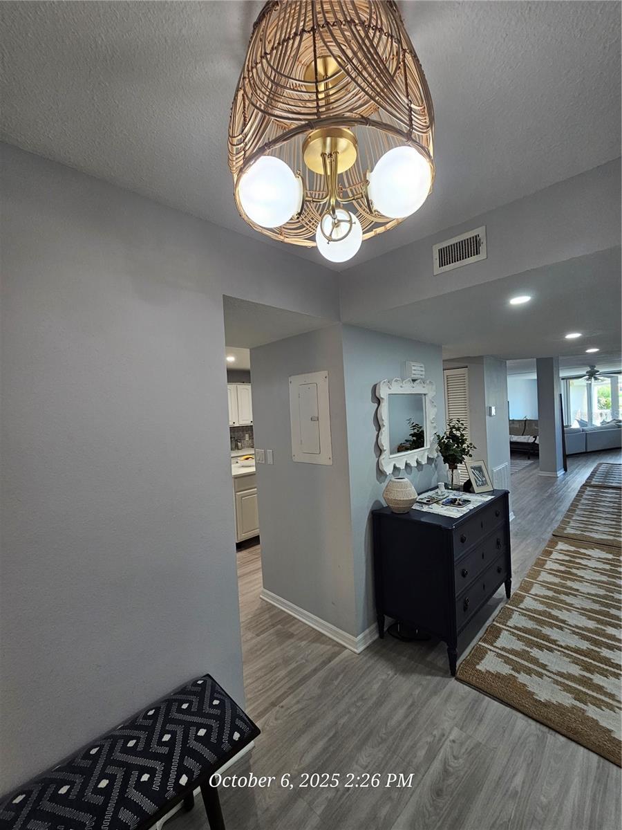 Image 10 of 75 For 6500 Sunset Way 308