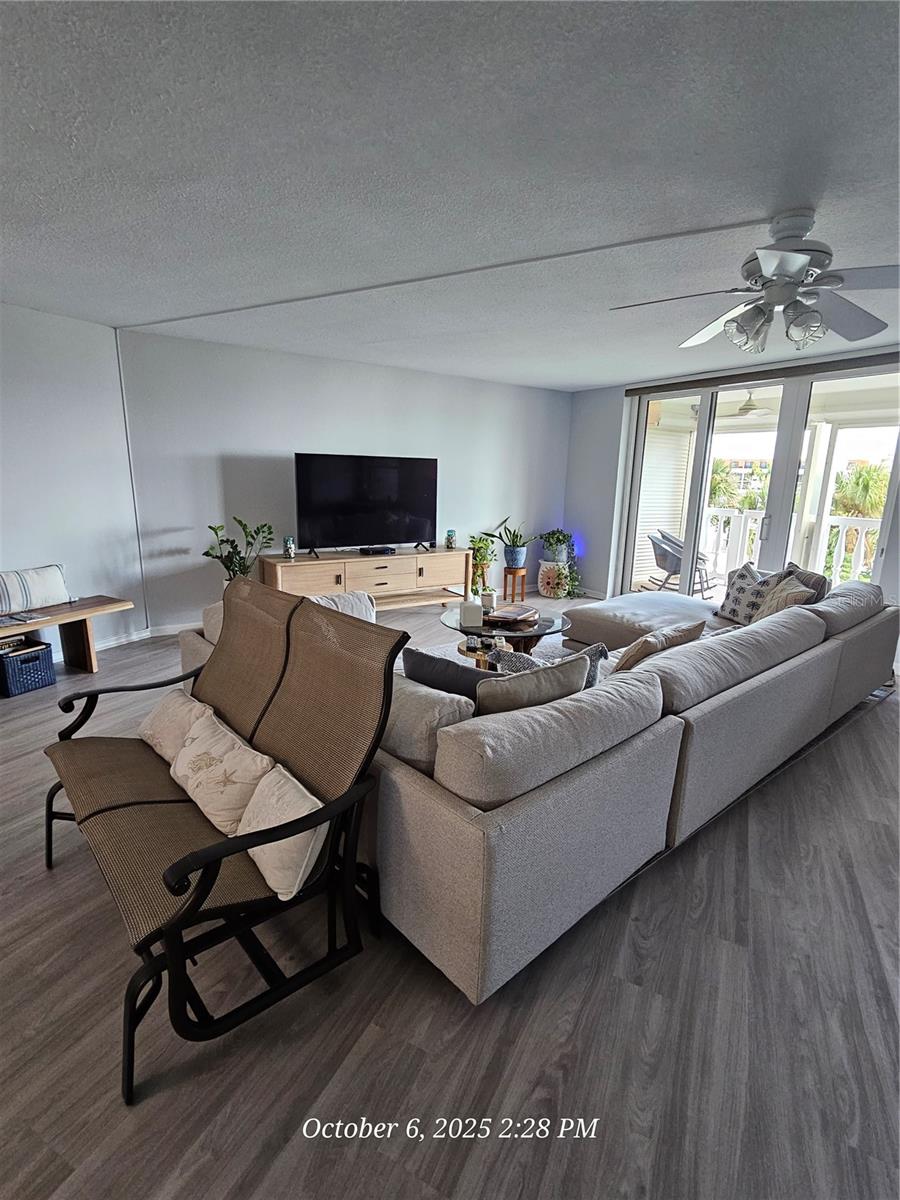 Image 18 of 75 For 6500 Sunset Way 308