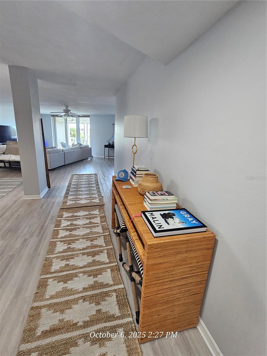 Image 6 of 75 For 6500 Sunset Way 308
