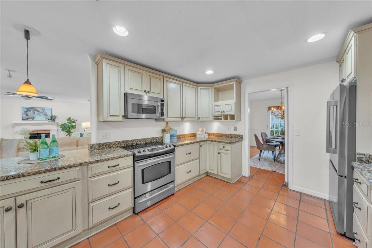 Image 2 of 56 For 2920 Knights Avenue