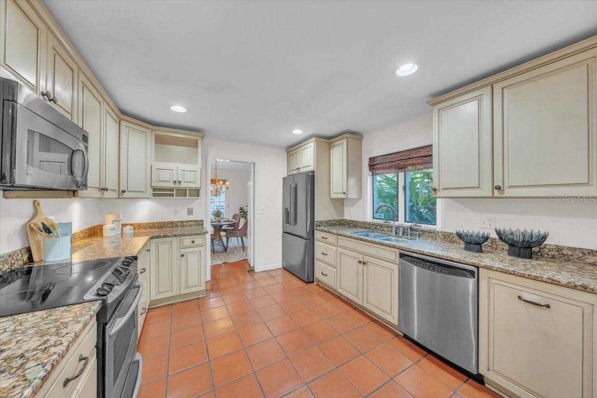 Image 8 of 56 For 2920 Knights Avenue