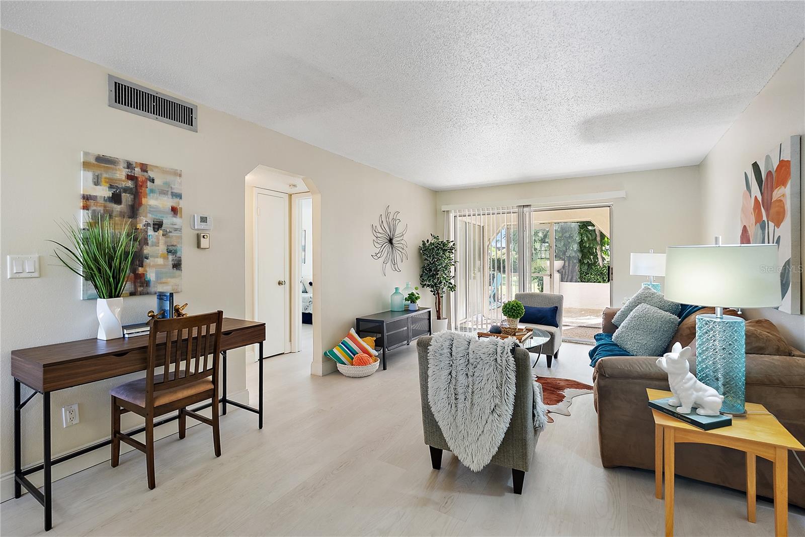 Image 11 of 51 For 705 Cordova Green