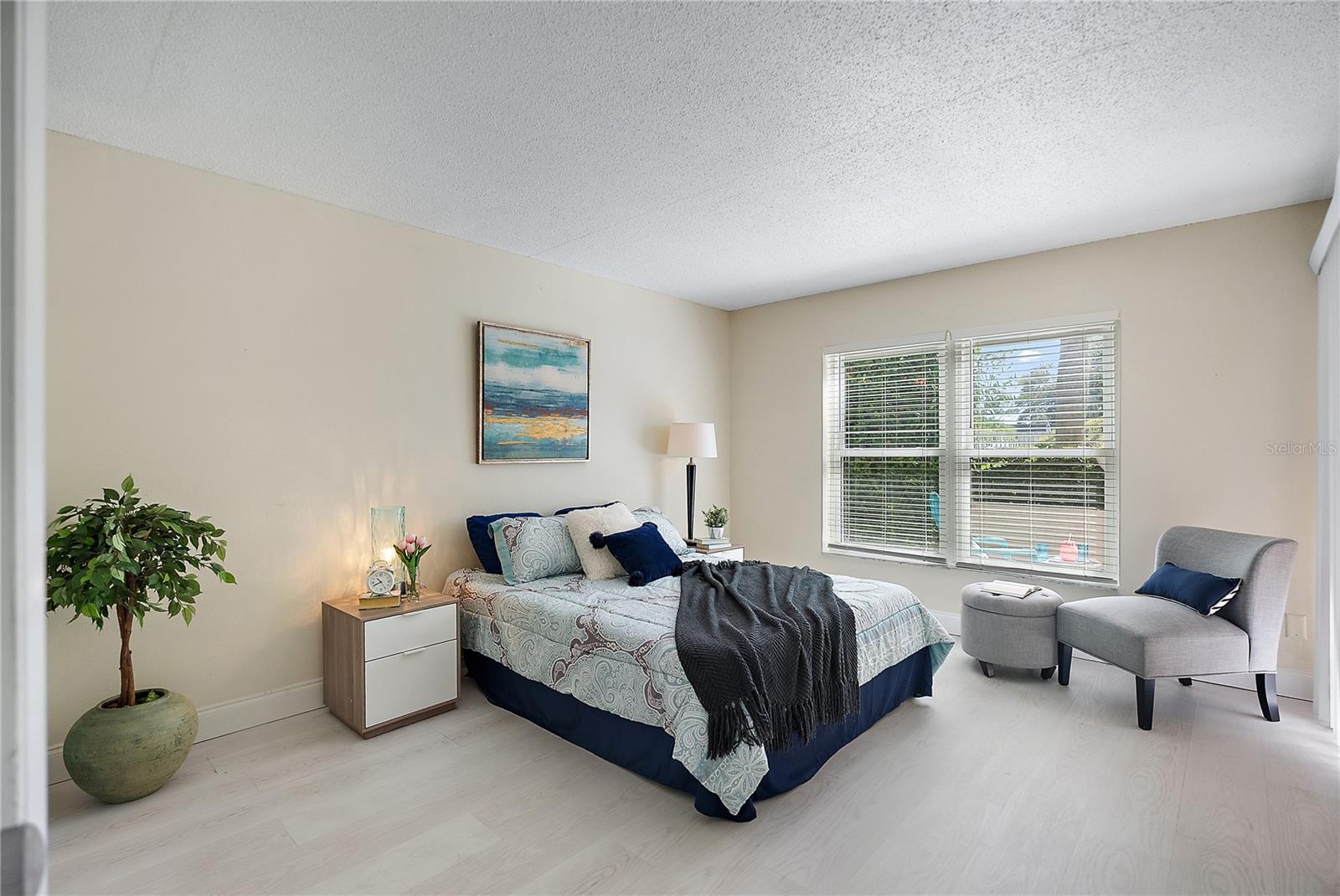 Image 17 of 51 For 705 Cordova Green