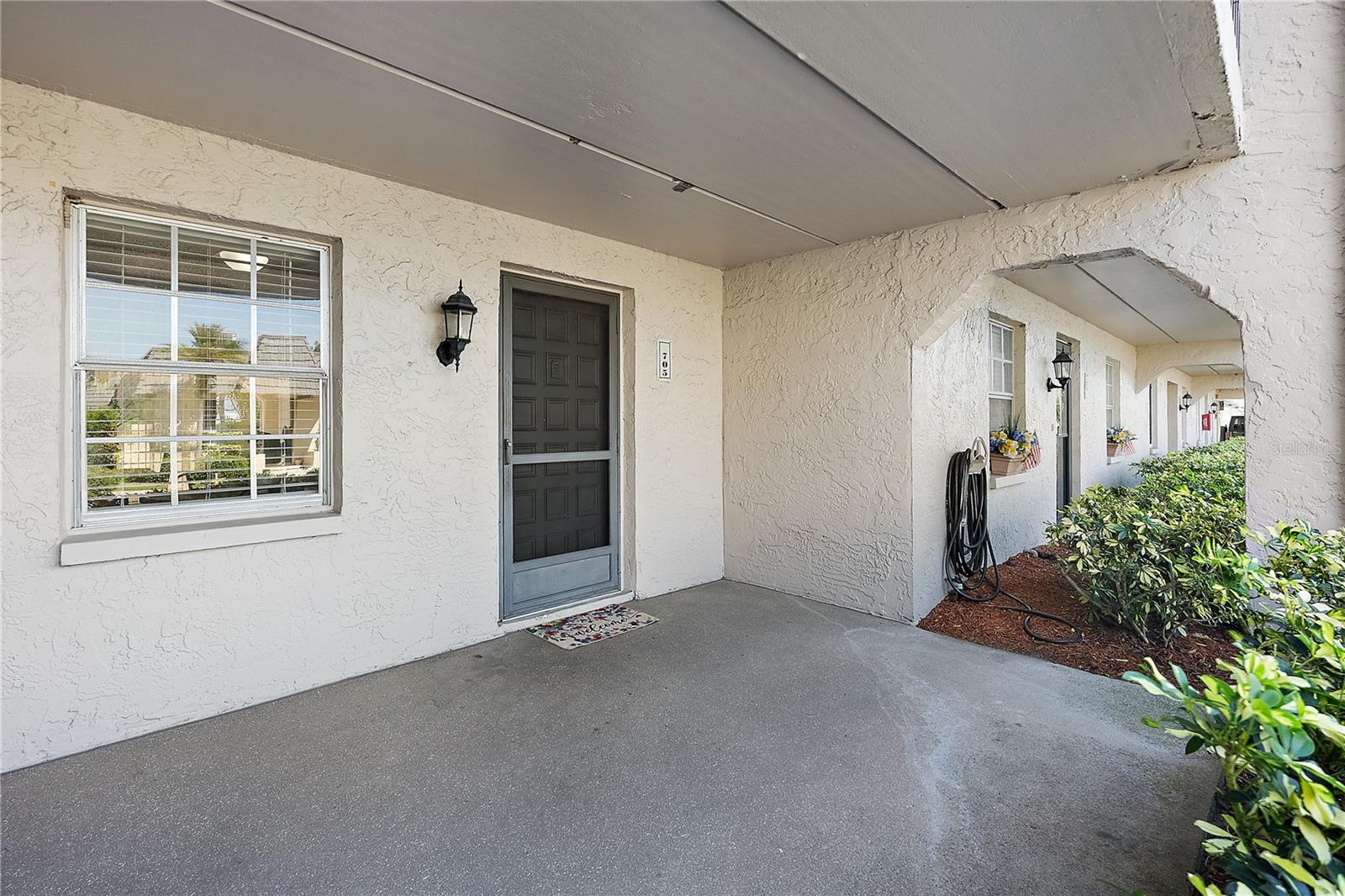 Image 3 of 51 For 705 Cordova Green