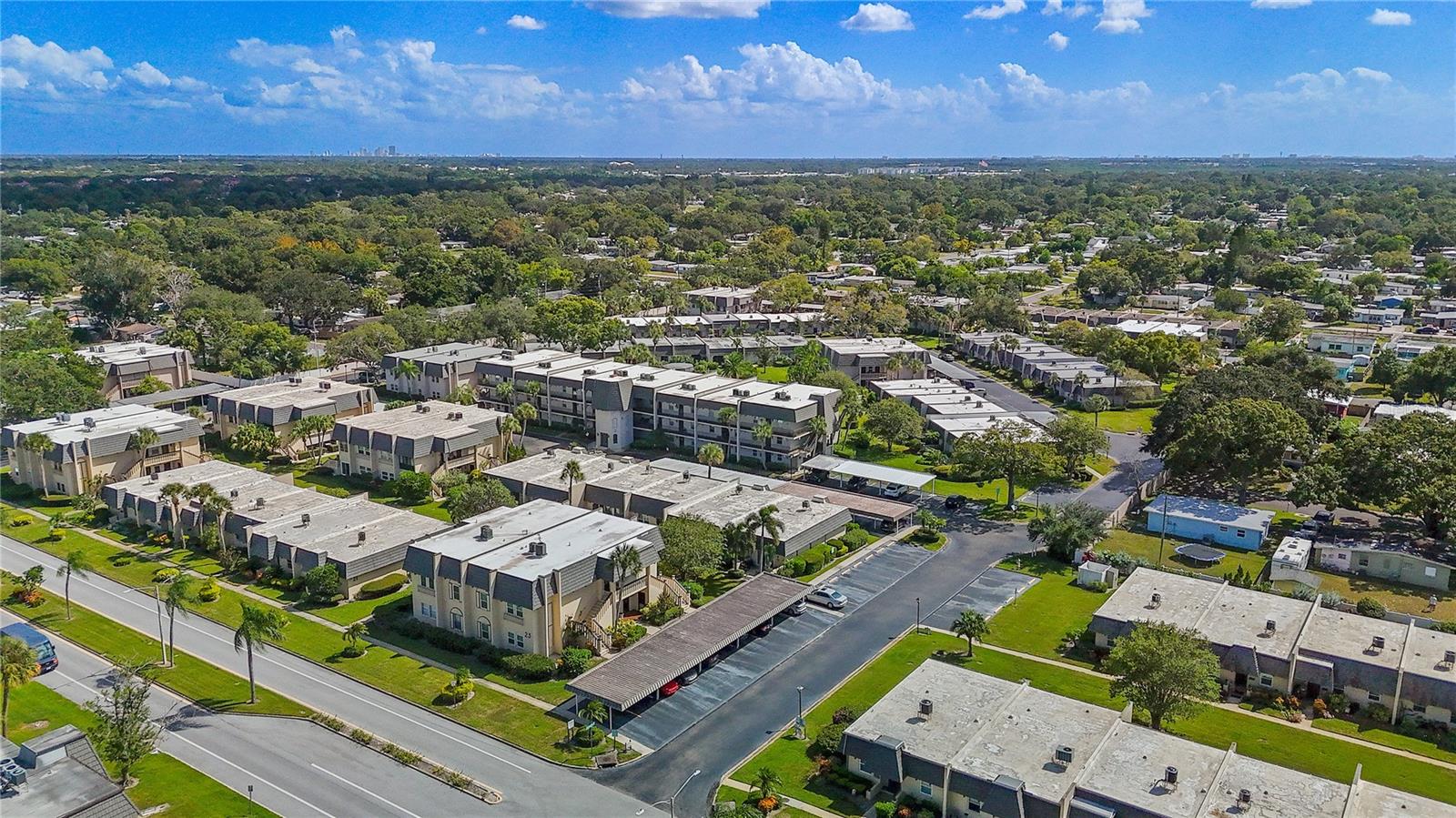 Image 42 of 51 For 705 Cordova Green