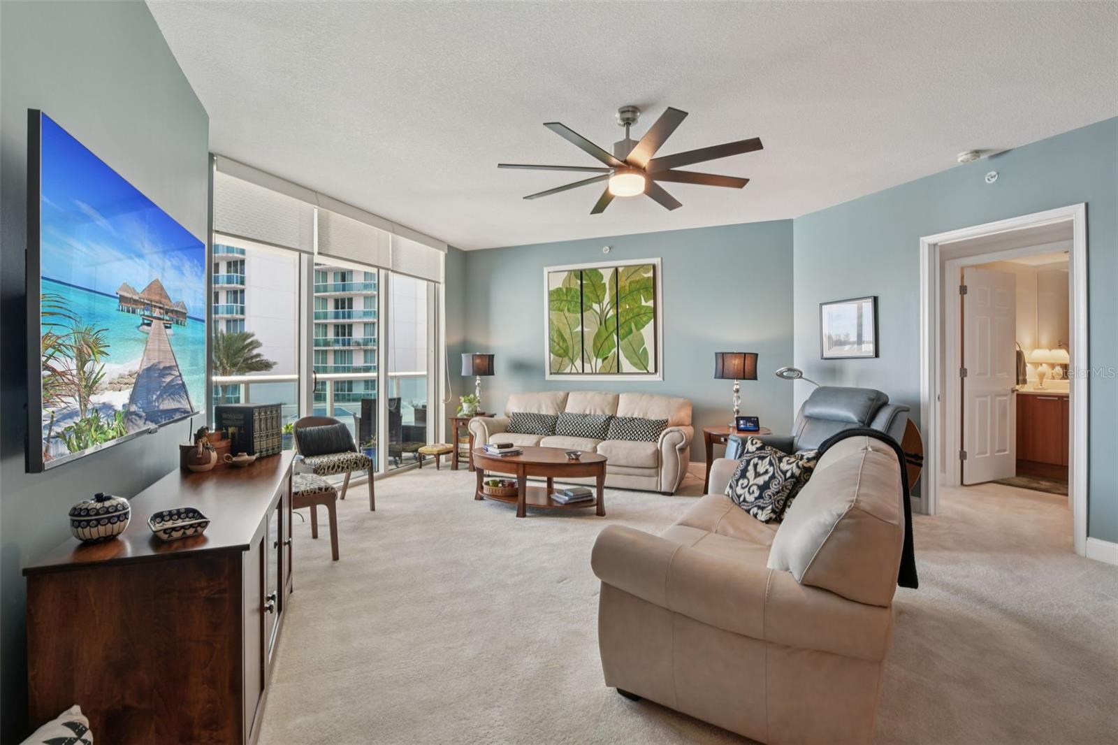Image 4 of 35 For 241 Riverside Drive 305