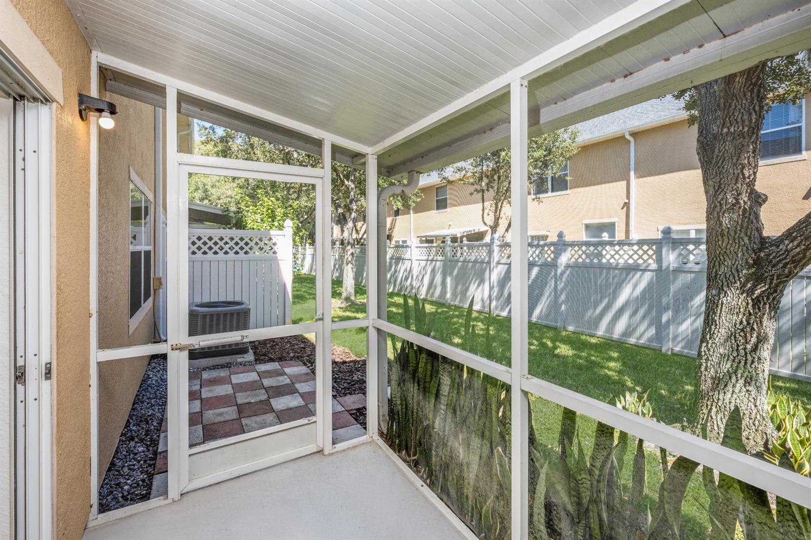 Image 18 of 39 For 16313 Newbury Palms Court
