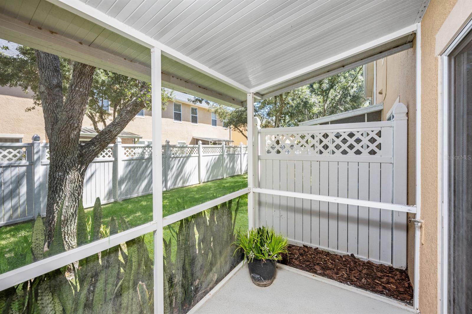Image 19 of 39 For 16313 Newbury Palms Court
