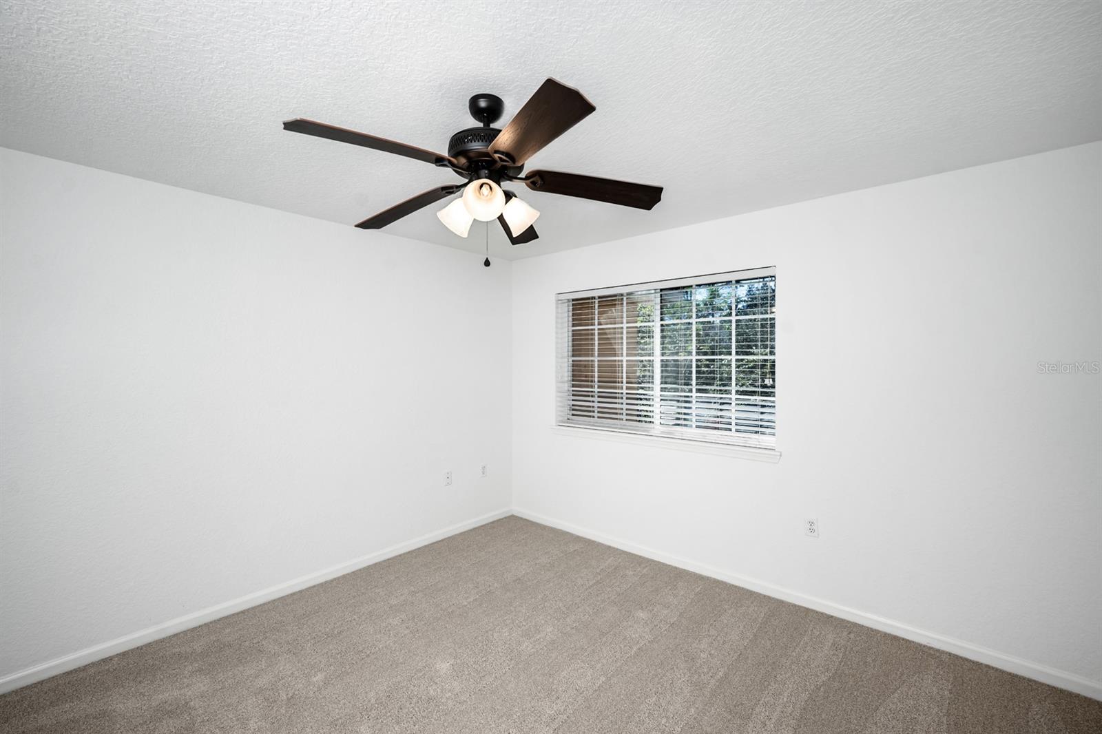 Image 31 of 39 For 16313 Newbury Palms Court