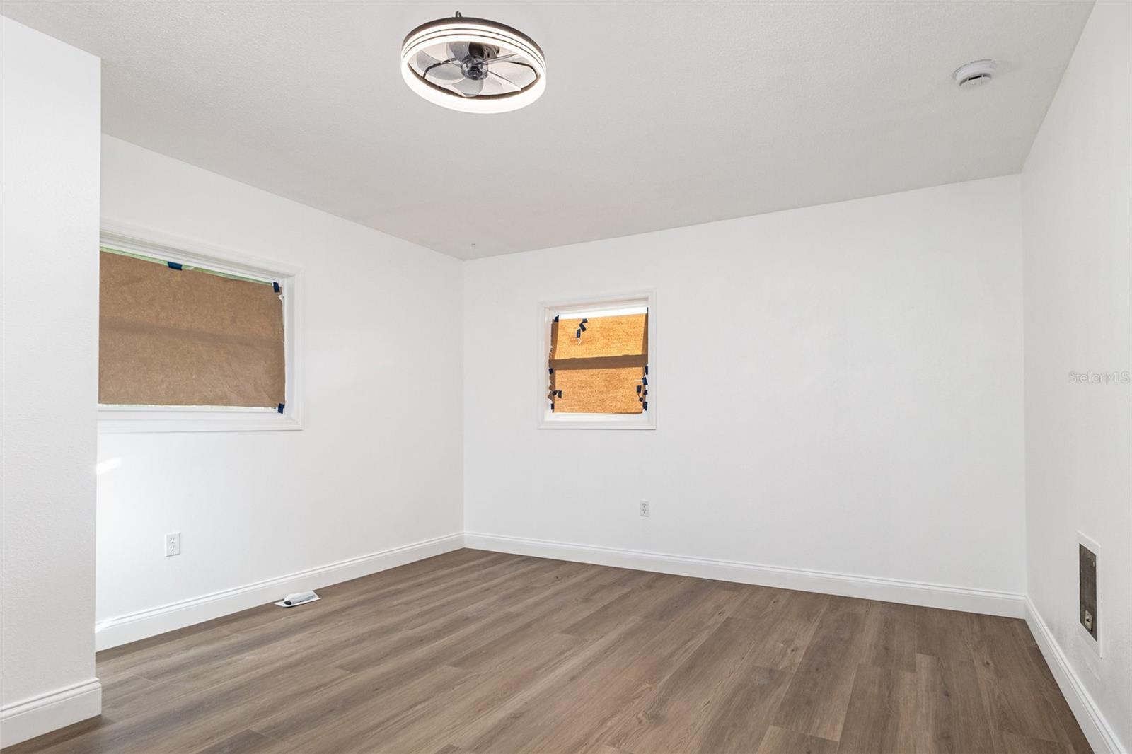 Image 12 of 33 For 639 Williams Street