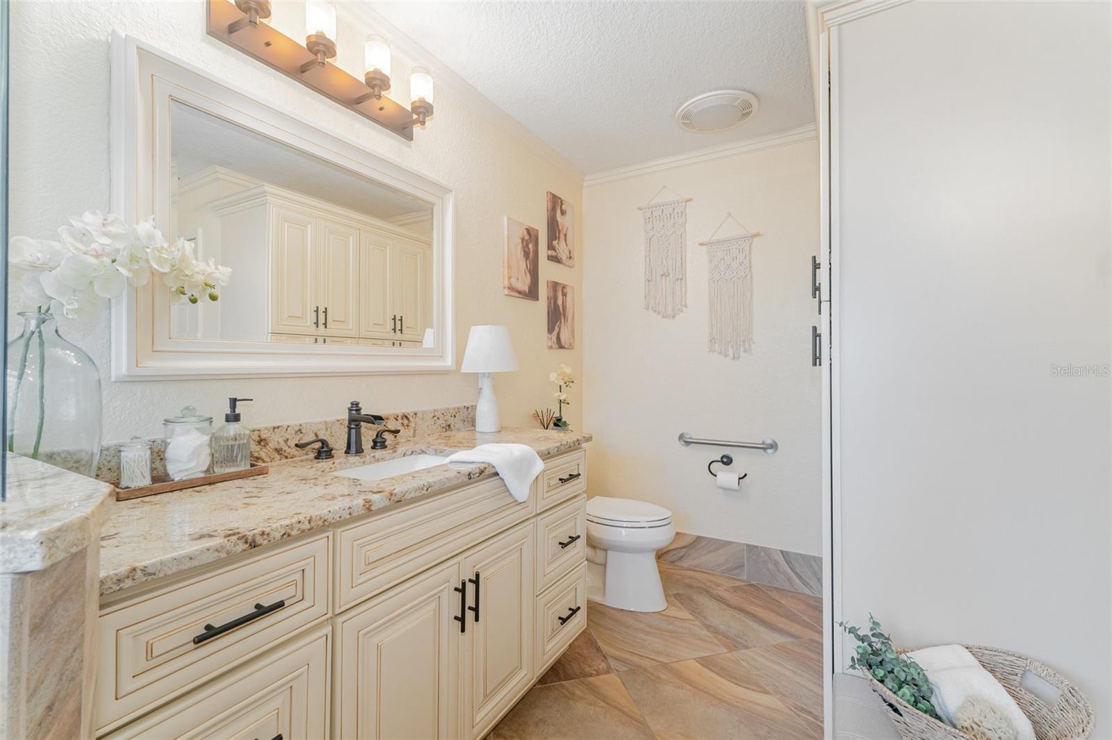 Image 15 of 29 For 11284 139th Place