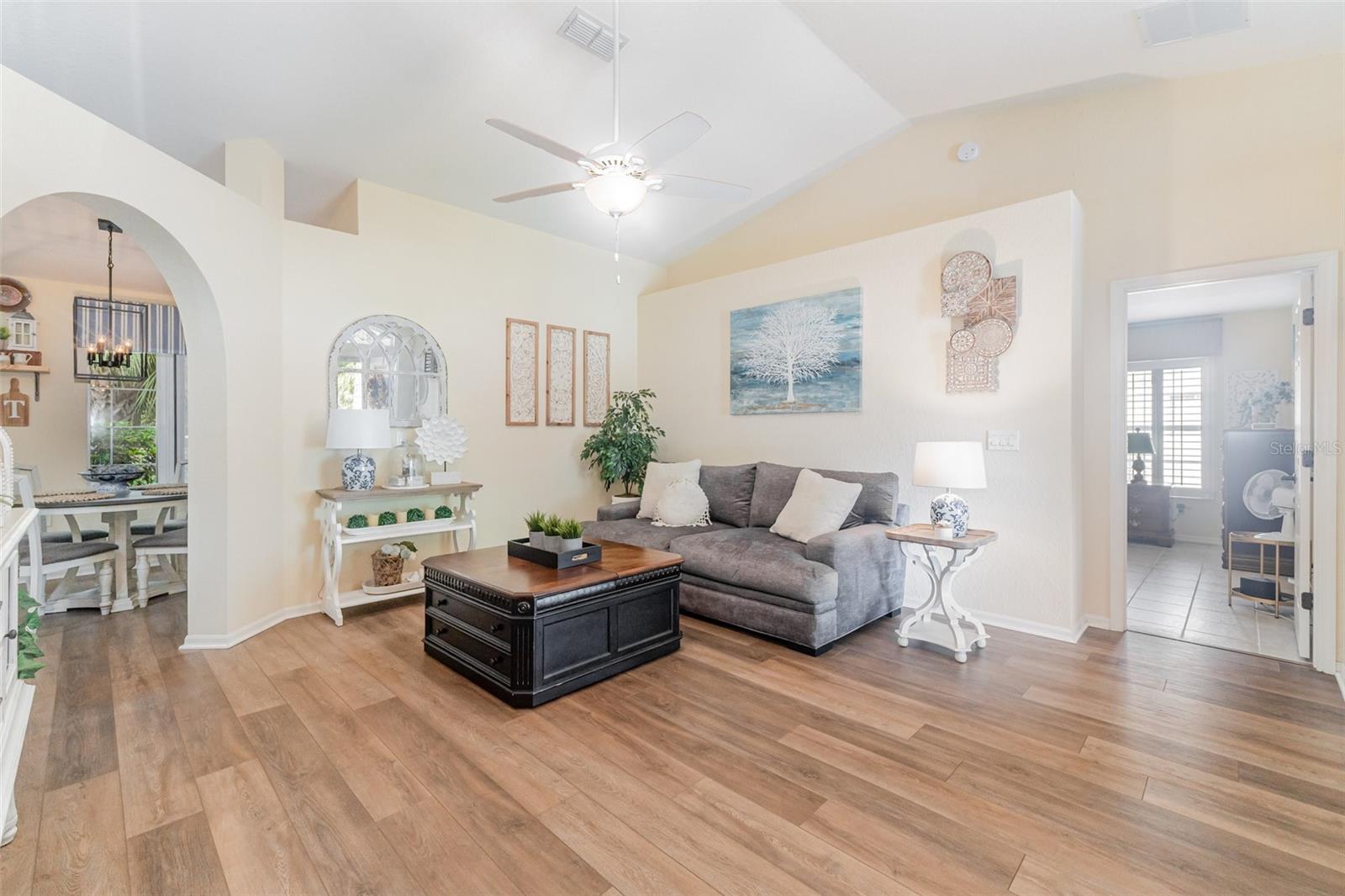 Image 3 of 29 For 11284 139th Place