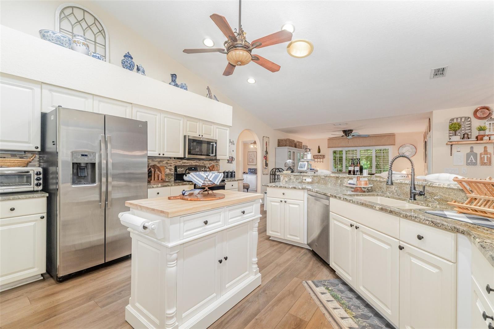 Image 7 of 29 For 11284 139th Place