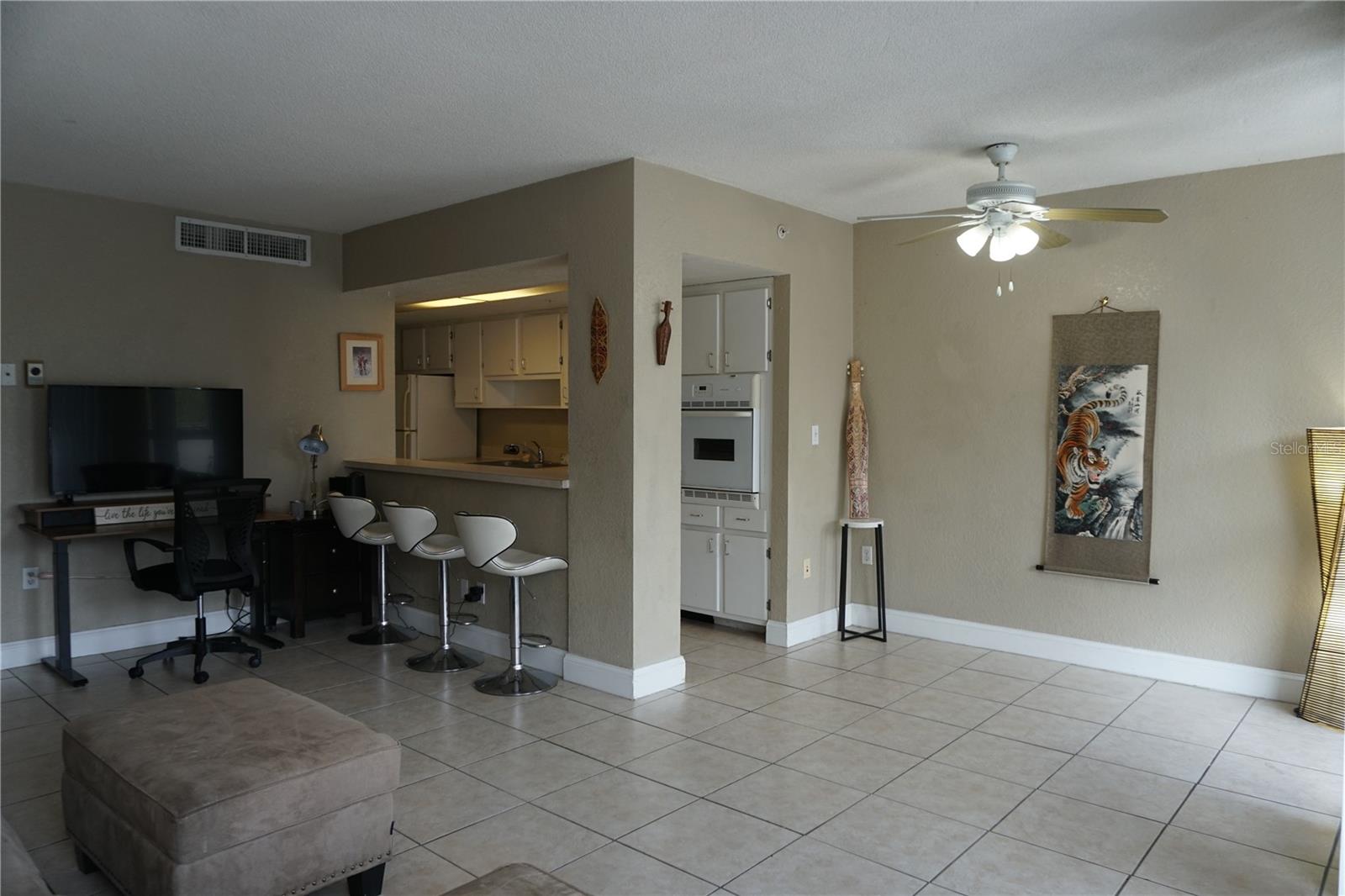 Image 5 of 25 For 470 3rd Street S 209