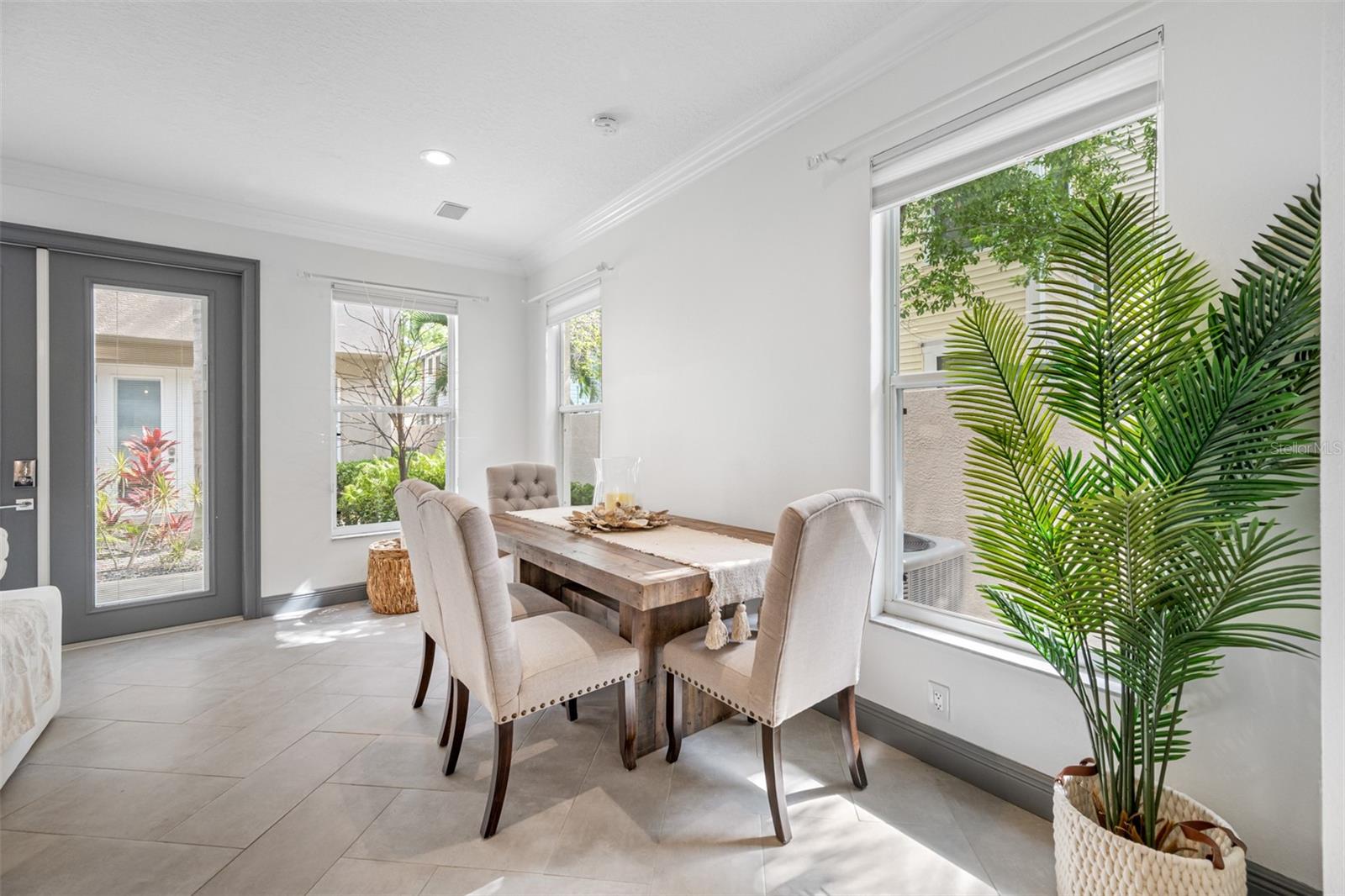 Image 21 of 60 For 237 7th Avenue N 2