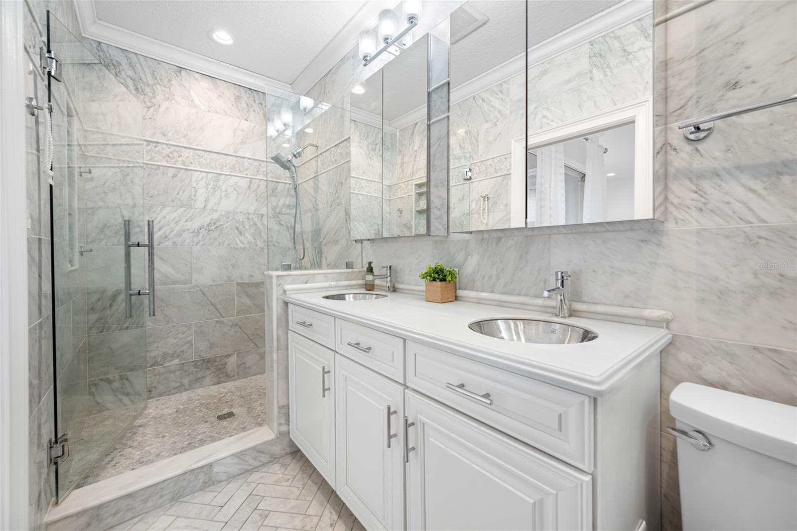 Image 38 of 60 For 237 7th Avenue N 2