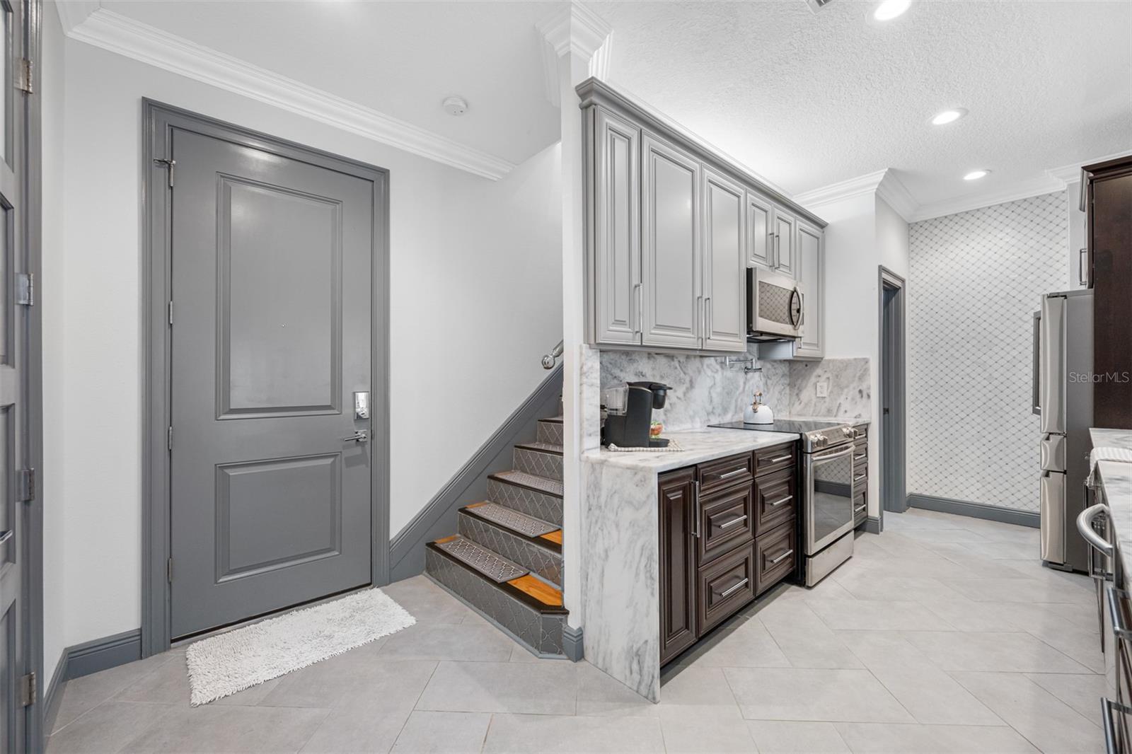 Image 4 of 60 For 237 7th Avenue N 2