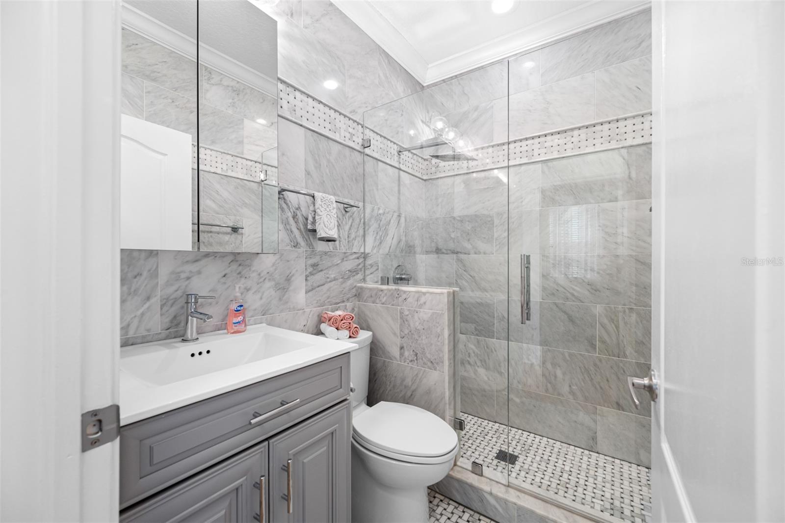 Image 44 of 60 For 237 7th Avenue N 2