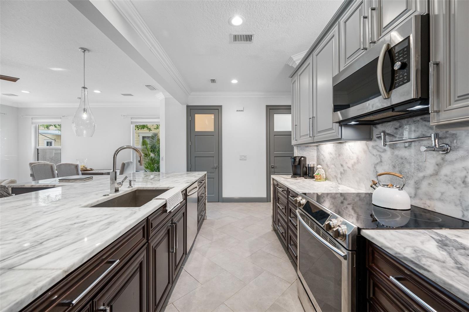 Image 7 of 60 For 237 7th Avenue N 2