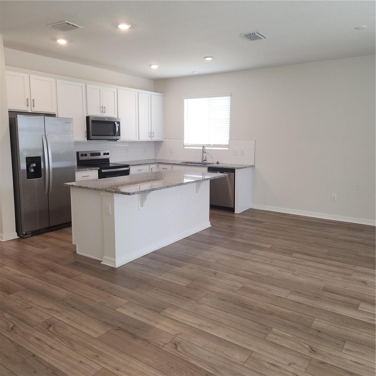 Image 2 of 7 For 37458 Mackenzie Drive