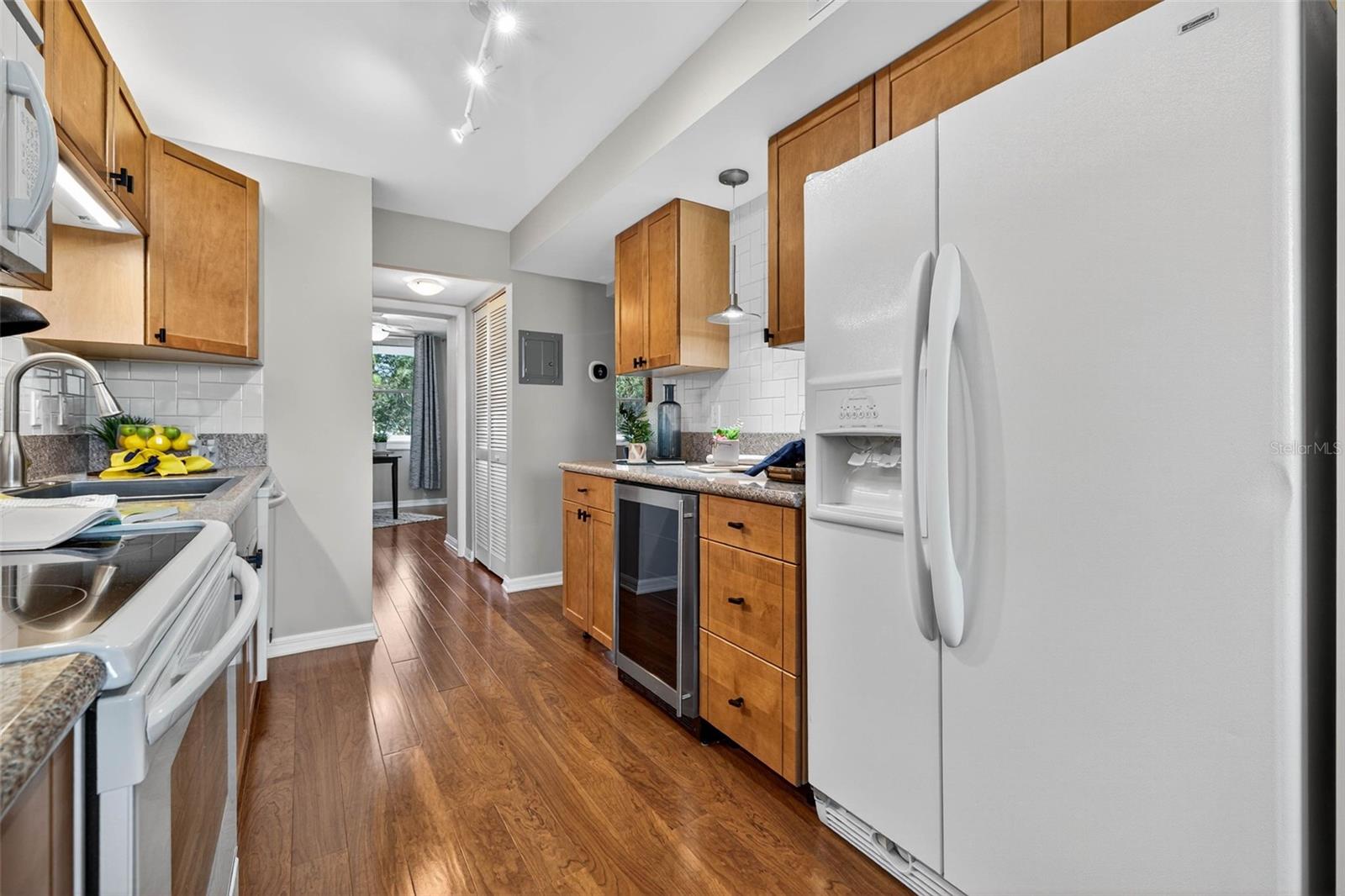 Image 10 of 34 For 4880 Locust Street Ne 330