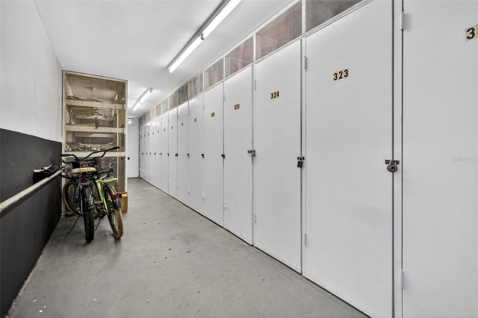 Image 22 of 34 For 4880 Locust Street Ne 330