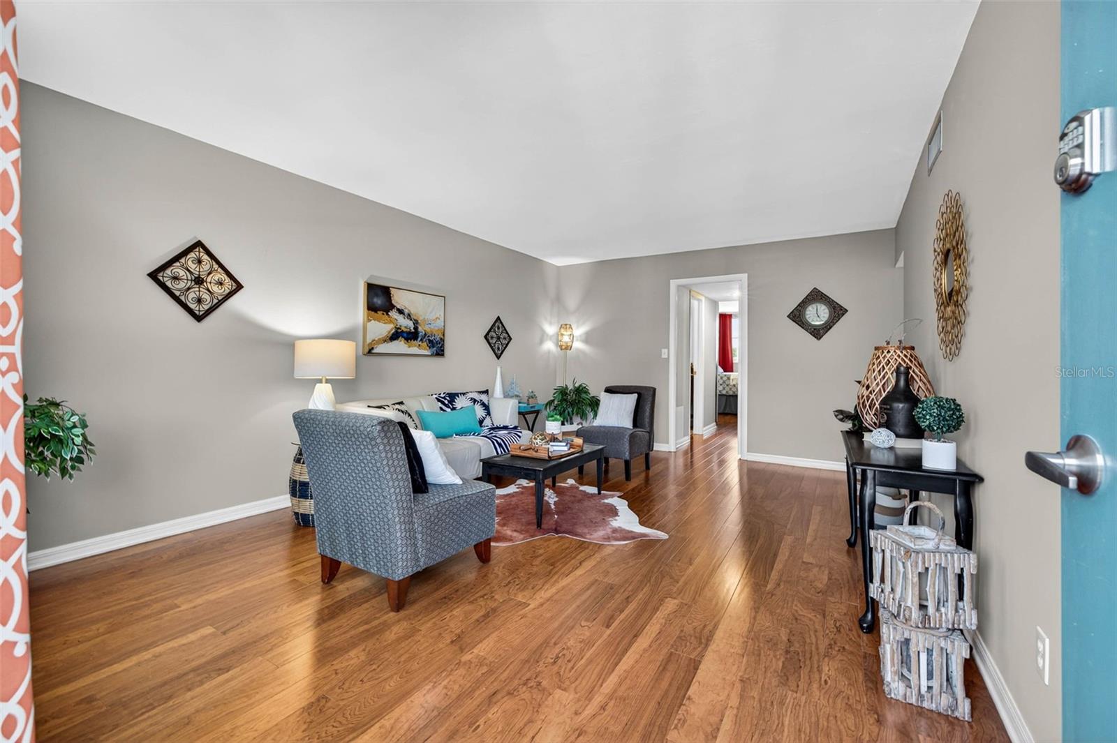 Image 3 of 34 For 4880 Locust Street Ne 330