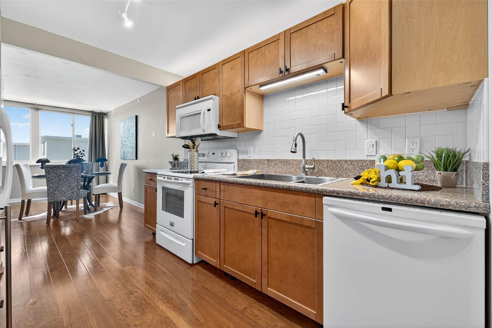 Image 8 of 34 For 4880 Locust Street Ne 330