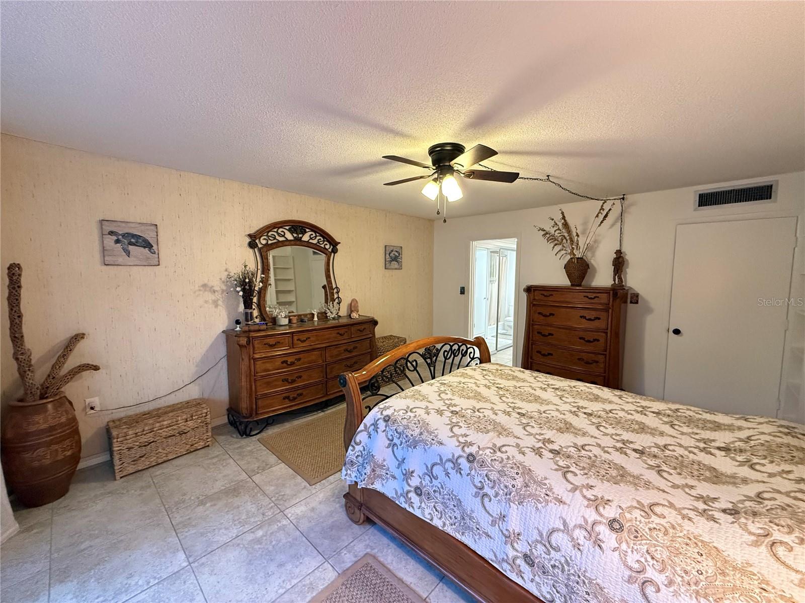 Image 24 of 49 For 1012 Pearce Drive 101