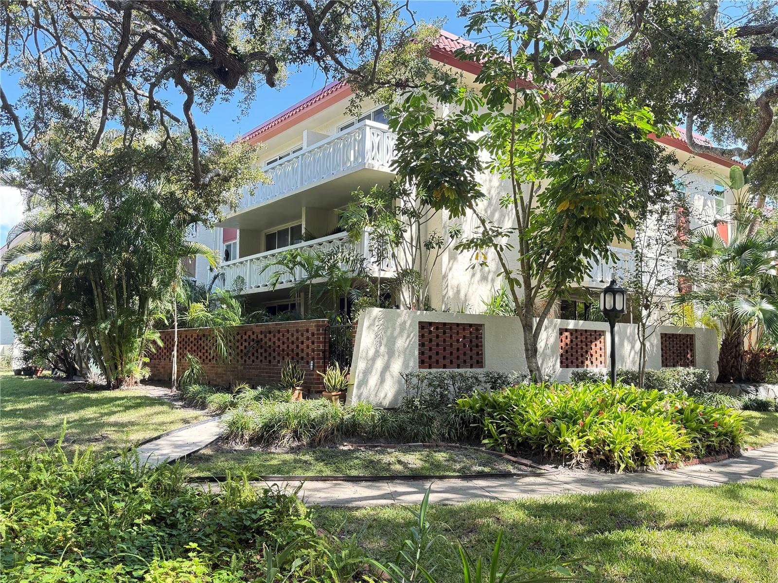 Image 3 of 49 For 1012 Pearce Drive 101